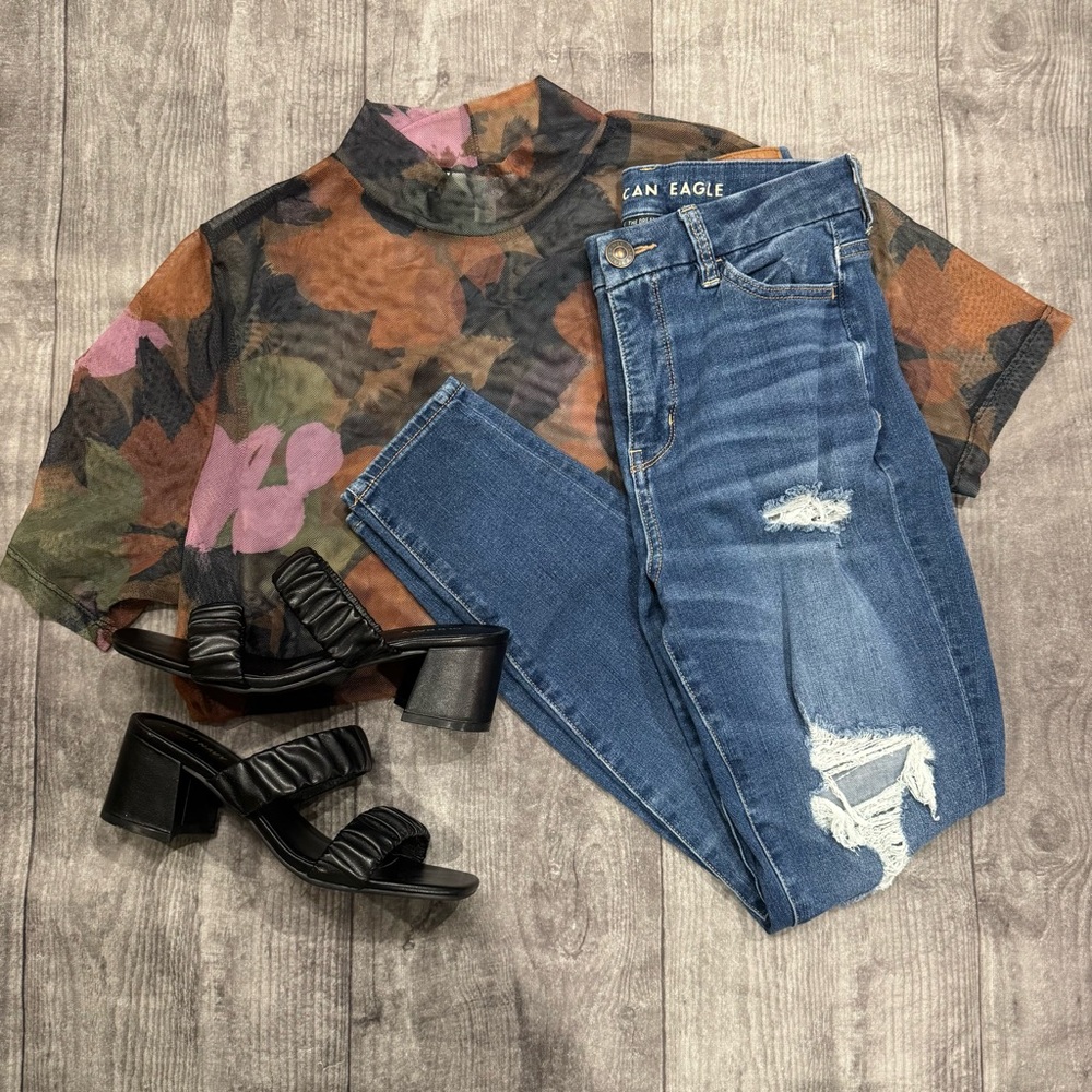 American Eagle “The Dream Jean” Curvy Hi-Rise Jegging